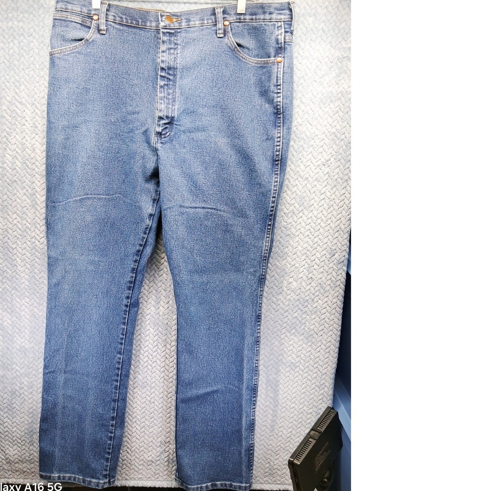 Wrangler Mens Regular Fit Straight Leg Jeans Medium Wash Blue 40x34 Cowboy Rodeo